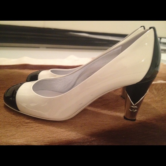 Chanel Cap Toe Heels - Picture 3 of 8